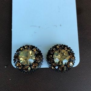 Very attractive clip earrings